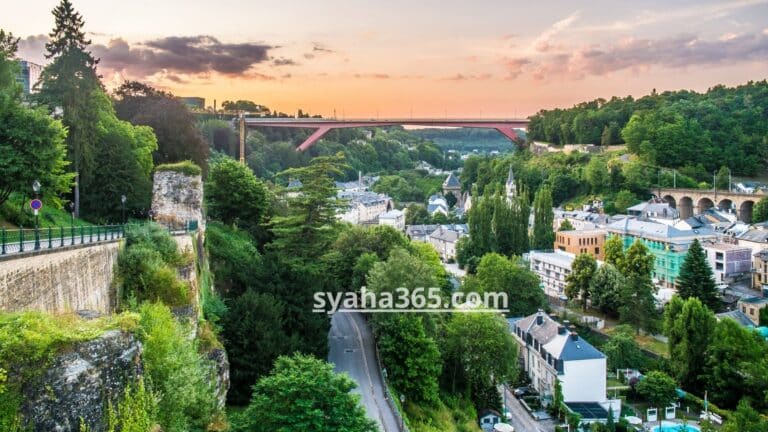 السياحة في لوكسمبورغ شهر أغسطس 8 آب August