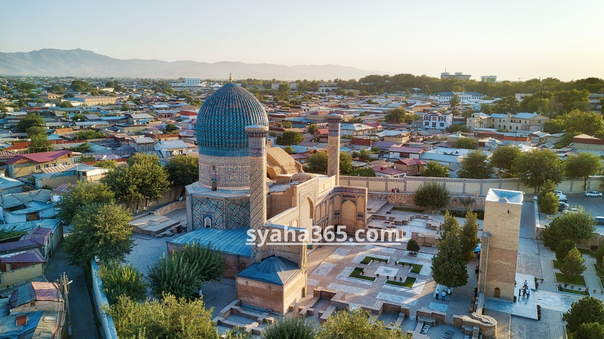 السياحة في أوزبكستان شهر أغسطس